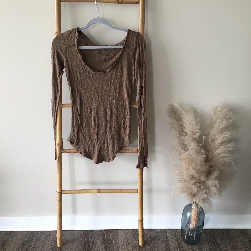 We The Free. Brown Long-Sleeved Shirt.